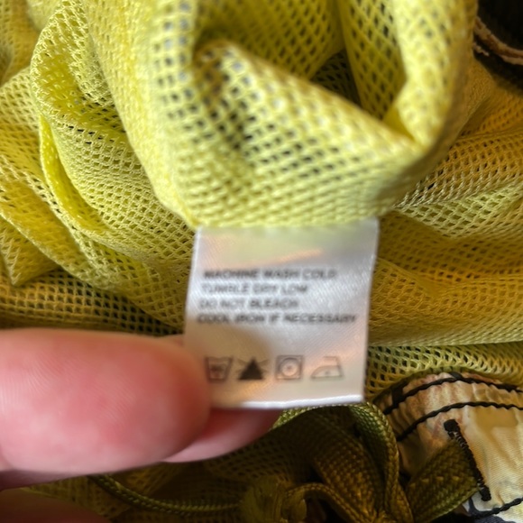 TOMMY BAHAMA Size Large Swim Trunks Hawaiian Hibiscus Flower PalmLeaf  Suble Hue - Picture 12 of 16